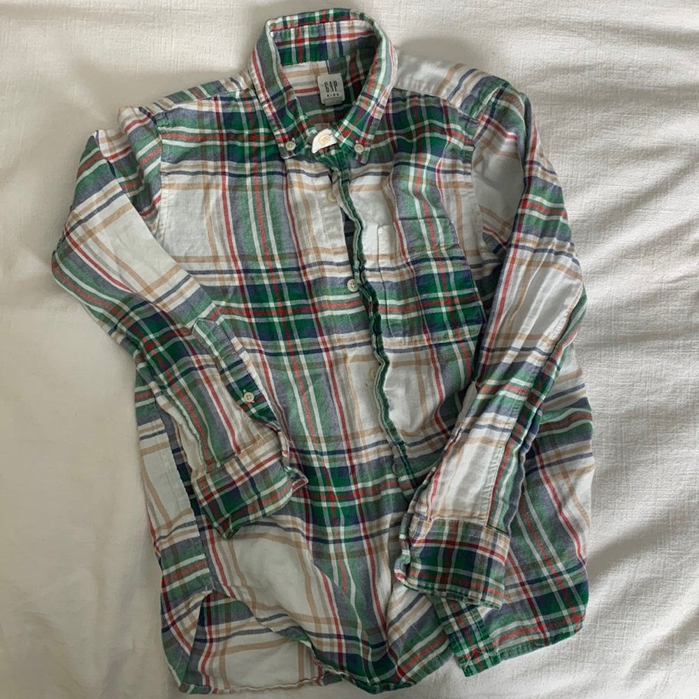 Boys Medium Button Down 🎄